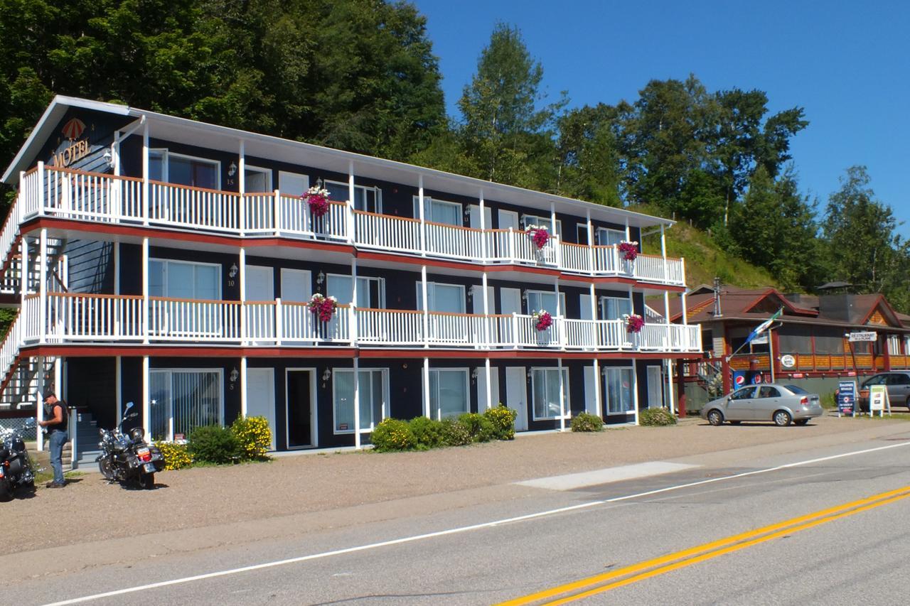 Restaurant Motel De La Plage Saint-Irenee Luaran gambar